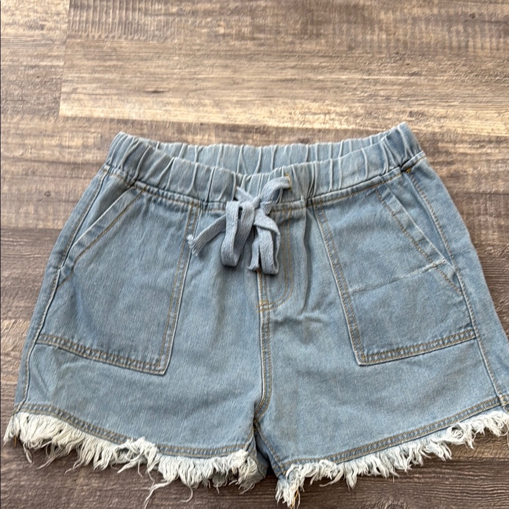 Casual Denim Shorts with Frayed Hem